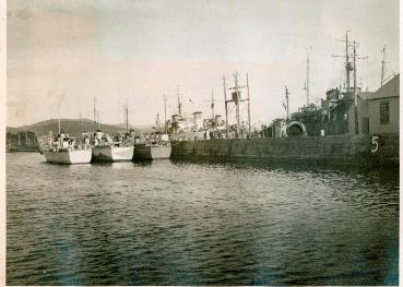 « Navires de guerre mineurs à Gaspé, 1942 »