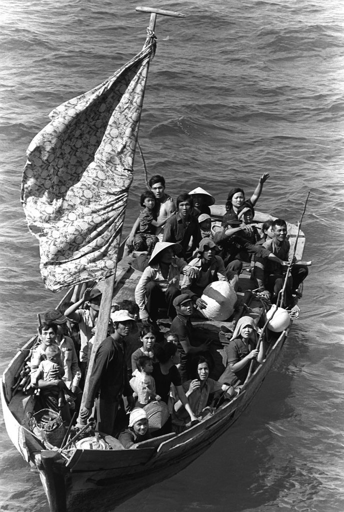 Image de réfugiés vietnamiens en bateau