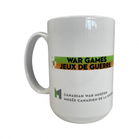 Tasse de l'exposition sur les jeux de guerre