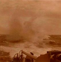 Attaque à la grenade sous-marine contre un U-boot