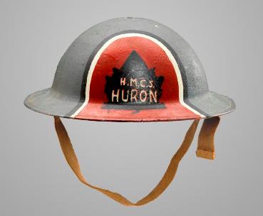 Casque décoré, NCSM Huron