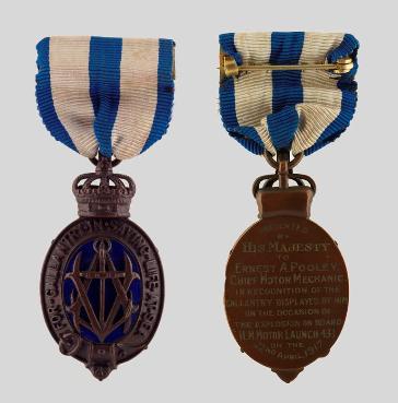 Médaille d'Albert décernée au mécanicien de moteurs en chef Ernest Alfred Pooley 
