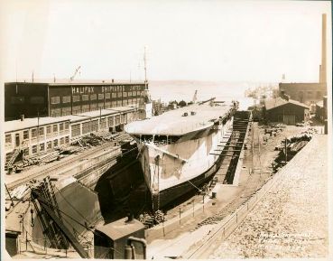 Le MV Empire MacDermott, en cale sèche, à Halifax 