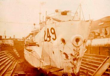 Le LCI(L) 249 en cale sèche, à Portsmouth, en Angleterre