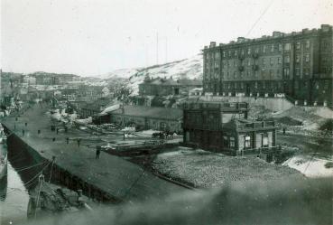 Le port de Polyarny, avril 1945