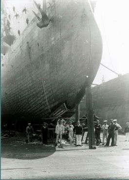 Le NCSM Niobe en cale sèche, vers 1911