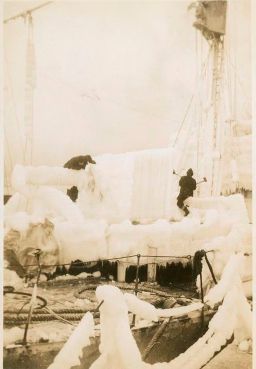 De la glace sur une corvette