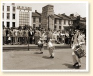 Dfil de l'emprunt de la Victoire, Hamilton (Ont.), 1942. - Photo : ARC - AN19900301-009