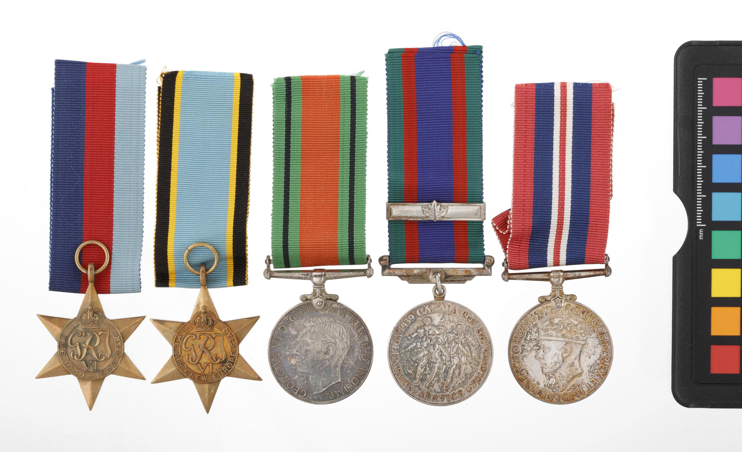 ensemble de médailles  Musée canadien de la guerre