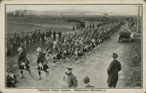 Highlanders marchant vers Valcartier