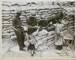 Enfants français près du front