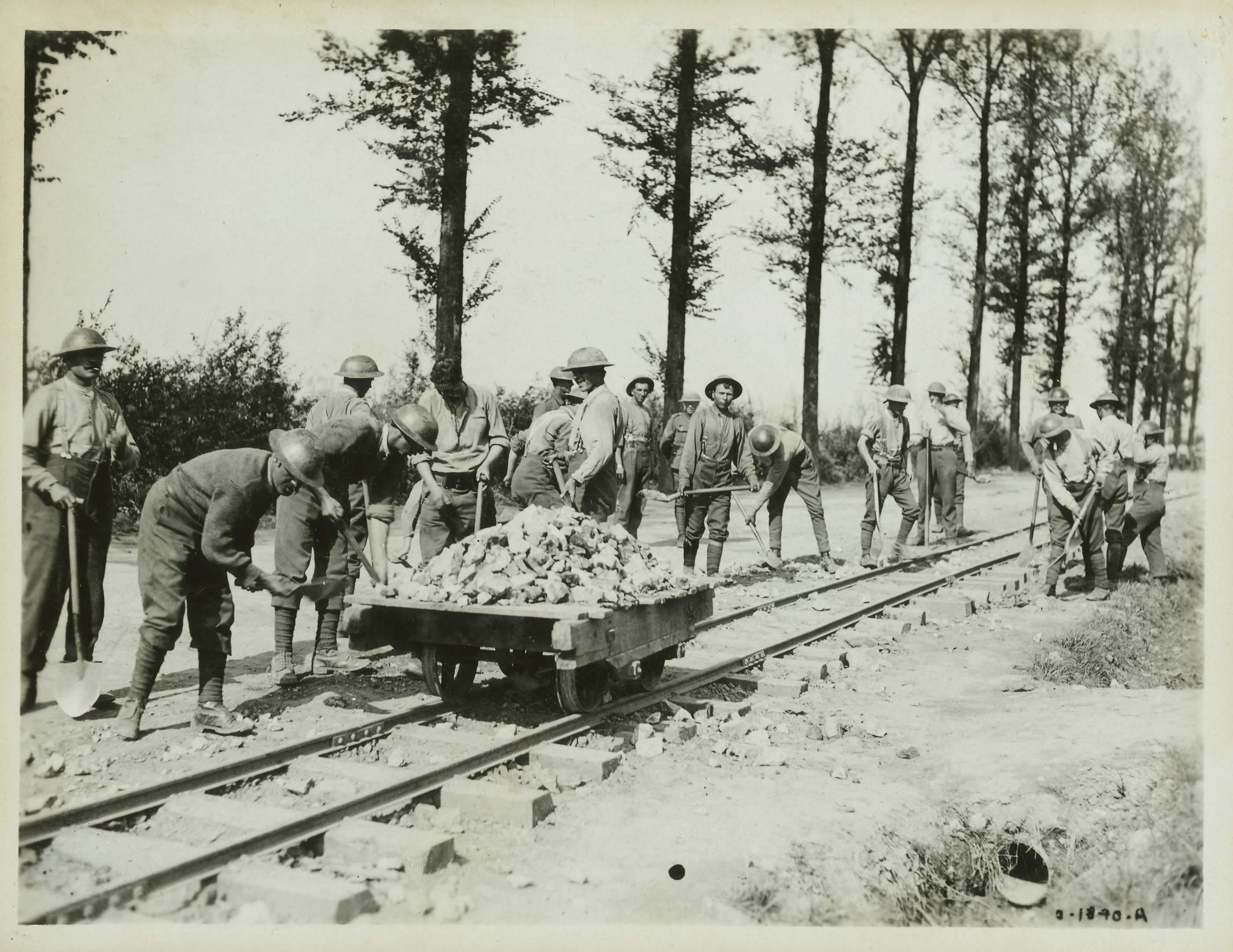 Construction d'une voie de chemin de fer léger