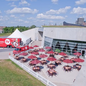 Le Café - terrasse riveraine