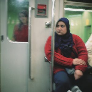 Femme dans le métro