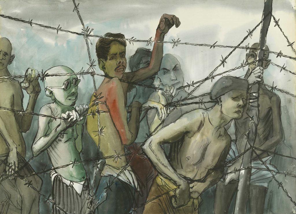 Groupe d’hommes émaciés, torse nu, derrière une clôture de barbelés. Quelques-uns tendent leurs bras à travers la clôture.