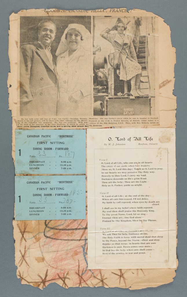 Une page défraîchie d’un album de coupures, où l’on voit une photographie d’Ethelbert Christian, une coupure de journal, des talons de billets bleus et les paroles d’une chanson.