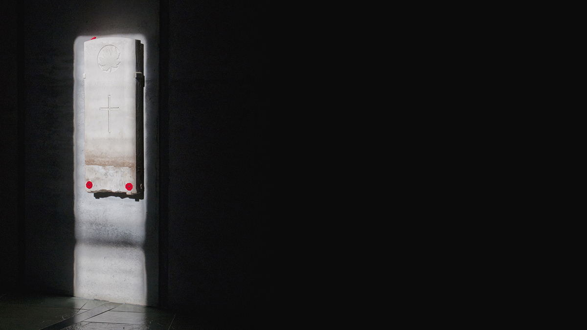 La pierre tombale du Soldat inconnu du Canada