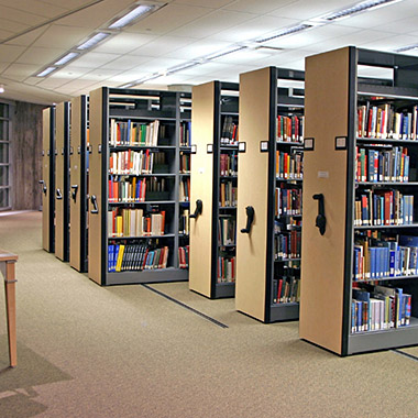 Étagères de bibliothèque